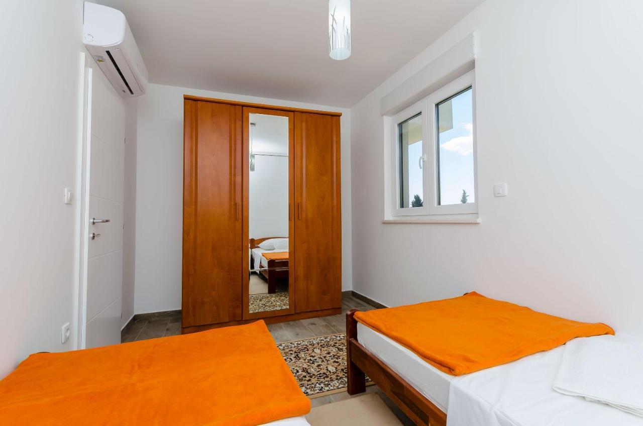 Apartment Rozalia Trogir Exteriör bild